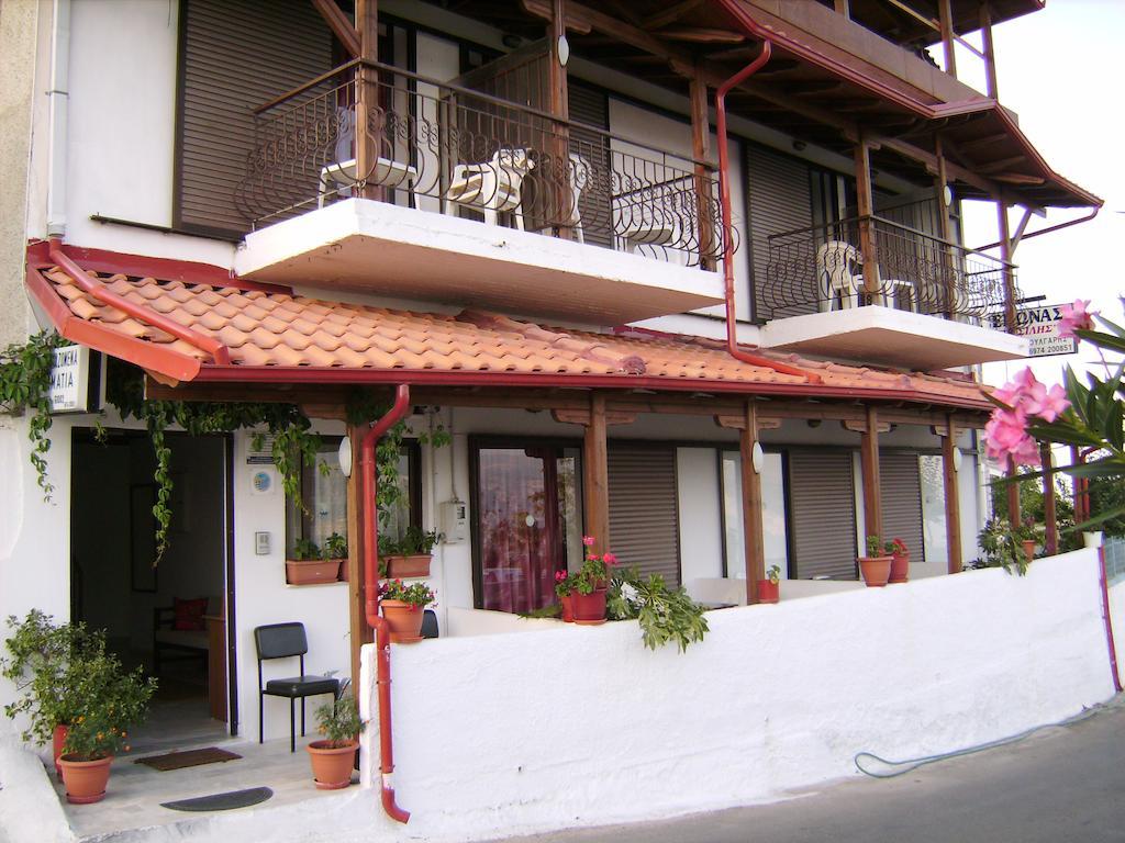 Vassilis Guesthouse Rapsáni Exterior foto